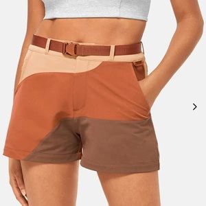 Outdoor voices RecTrek 3” Colorblock Short
Color Zion size M